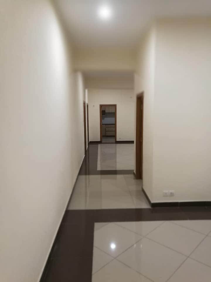 deans heights lobby